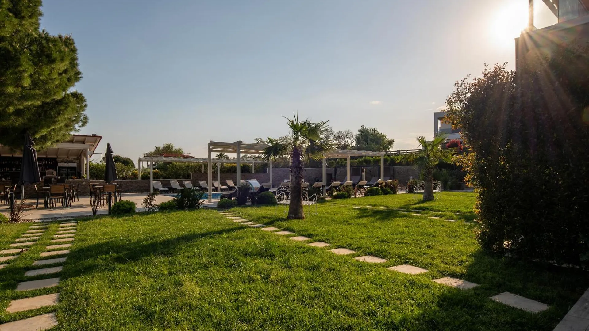 Aparthotel Villa Sara Nikiti