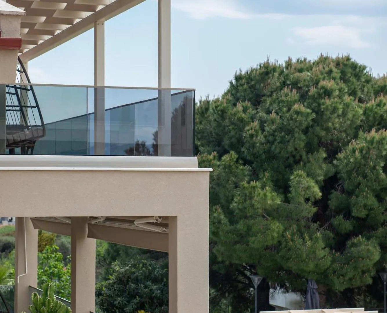Villa Sara Nikiti  Aparthotel